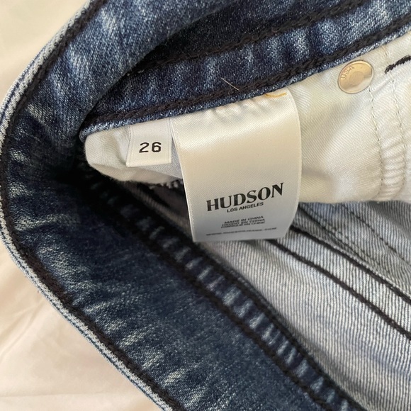 Perfect condition Hudson shorts size 26 - worn maybe 3 times - Picture 4 of 4
